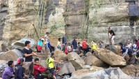 Peristiwa itu diduga berlangsung Selasa (27/11) saat Darmi (40) dan Ida (27) berjalan menuju rumahnya. (Abdy-detikcom)