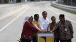 Senangnya Jokowi Resmikan Tol Sragen-Ngawi