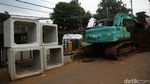 Pembuatan Saluran Air di Kemang Utara