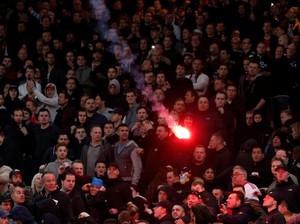 Nyalakan Kembang Api di Depan Hotel Madrid, Empat Fans Ajax Ditangkap