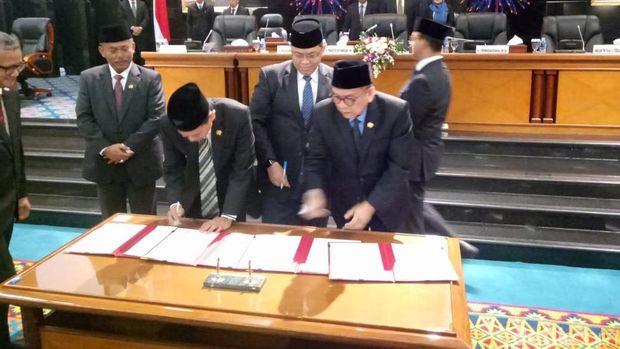 Paripurna DPRD Sahkan APBD DKI 2019 Rp 89 Triliun