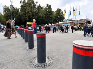 Begini Penampakan Bollards di Berbagai Negara