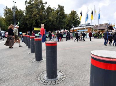 Begini Penampakan Bollards di Berbagai Negara