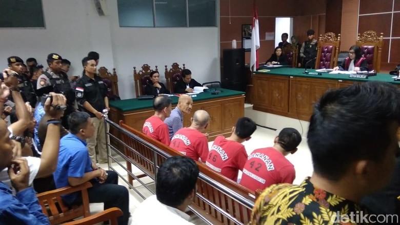 Divonis Mati, 4 WN China Penyelundup 1,6 Ton Sabu Mengamuk Divonis Mati, 4 WN China Penyelundup 1,6 Ton Sabu Mengamuk