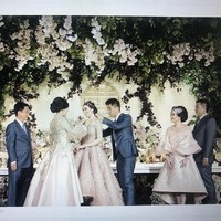 Pasangan yang tinggal di Sidoarja ini kembali mencuri perhatian setelah melangsungkan pertunangan mewah pada Juli 2018 di Shangrila Surabaya. Foto: dok. Screenshot Instagram @MorenoPhotography