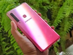 Unboxing Galaxy A9, Ponsel Empat Kamera Pertama di Dunia