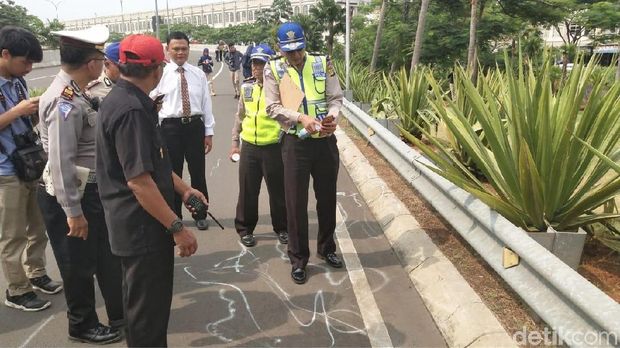 Olah TKP Polisi Buat Animasi Kecelakaan Pikap  di Cipondoh