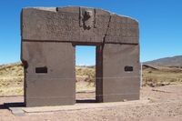 Gerbang Matahari di Tiwanaku, Bolivia.