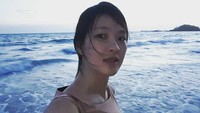 Di sela-sela kesibukannya, Sirin menyempatkan untuk liburan. Sirin asyik selfie di sebuah resort cantik di Pattaya, Thailand (Instagram/@sirinlily)  