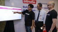 Sebagai salah satu perusahaan teknologi terbesar di Indonesia, Bukalapak terus berkomitmen memaksimalkan pemanfaatan teknologi guna membantu meningkatkan pertumbuhan ekonomi Indonesia. Foto: dok. Bukalapak