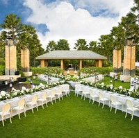 Lokasi pernikahan lainnya di luar ruangan bernama Eden Garden. Ruang hijau yang elegan, cocok untuk pesta koktil atau pernikahan yang intim. Kapasitas di Eden Garden ini sekitar 400 tamu. Foto: dok. The Mulia Bali