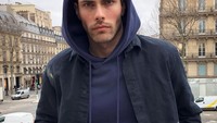 Dia juga berkunjung ke Paris, Perancis. (dreeriksen/Instagram)