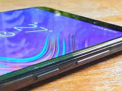 Unboxing Galaxy A9, Ponsel Empat Kamera Pertama di Dunia