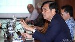 Luhut Bahas Industri Mobil Listrik Bareng DPR