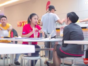 Kocak! Ini 5 Orang yang Buat Prank Bawa Rice Cooker ke Resto Fast Food