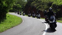 detikOto bersama sejumlah media nasional lainnya mendapat kesempatan menjajal Honda PCX di jalur yang terkenal ekstrem dengan banyaknya jalan berkelok dan menanjak di Pulau Flores. Istimewa/AHM.