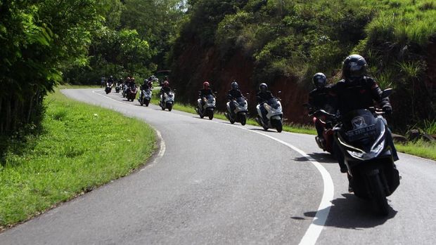 Siap 'Menyiksa' PCX di Jalanan Eksotis Bali