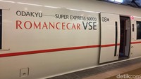 Odakyu memiliki beberapa jenis kereta romancecar. Salah satunya adalah 50000 series VSE.