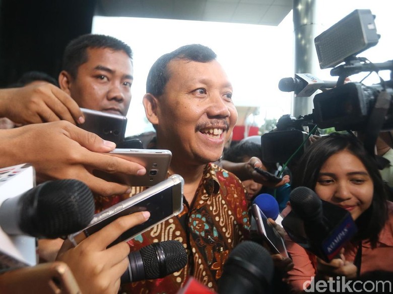 Polemik TAP Jabar, Komisi I DPRD akan Panggil Sekda Iwa Karniwa Polemik TAP Jabar, Komisi I DPRD akan Panggil Sekda Iwa Karniwa