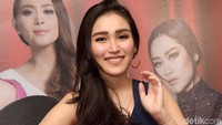 Kerap dibully, Ayu Ting Ting merilis single terbaru Jangan Gitu, Dong belum lama ini. Foto: Noel/detikFoto