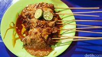 Sate Bang Dudung : Sate dan Sop Kambing Empuk Legendaris di Kampung Melayu 