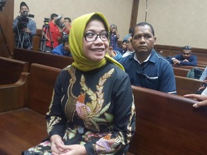 Jalani Sidang Perdana, Eni Saragih: Saya Pelajari Dakwaan Jaksa
