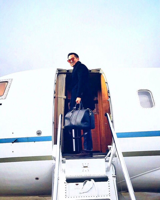 Business trip ke luar negeri menjadi bagian dari kesibukan Faisal. Untuk perjalanan nyang lebih nyaman, Faisal mengandalkan jet pribadi. (Foto: Instagram/@faisalnasimuddin)