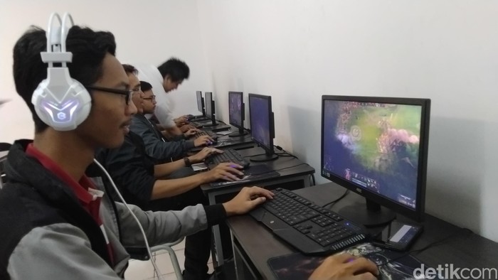 Garena Gelar Turnamen Esport Tingkat Sekolah Terbesar di Indonesia