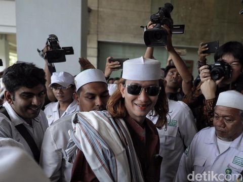 Sandiaga Bela Habib Bahar bin Smith, Tim Jokowi: Sudah Kuduga