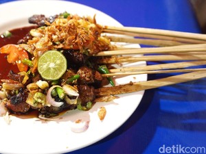 Sate Bang Dudung : Sate dan Sop Kambing Empuk Legendaris di Kampung Melayu