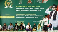 Para peserta menyimak sambutan yang disampaikan Cak Imin.