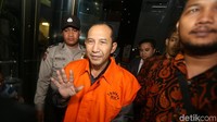 Suap itu terkait perkara perdata, yakni akuisisi PT Citra Lampia Mandiri oleh PT Asia Pacific Mining Resources yang digelar di PN Jaksel. Keduanya diduga telah menerima suap Rp 150 juta dan dijanjikan Rp 500 juta dari pihak penggugat, Arif Fitrawan.
