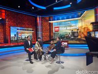 Bertemu Rahmat Hidayat, Ini Kata Anne Avantie Soal Desainer Difabel yang Viral