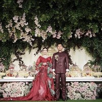 Apakah ada pengamanan khusus untuk pesta pernikahan ini? Masalah pengamanan adalah SOP dari Polda Bali untuk mengamankan tamu-tamu asing. Saya tidak mencampuri prosedur tamu asing. Kita mohon perlindungan karena tamu kita 60 persen dari luar negeri. Itu SOP Polda saya kurang tahu, jelas Rendra. (Foto: Instagram @jusupclarissawed)