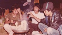 Presiden Joko Widodo (Jokowi) diketahui menempuh pendidikan di Fakultas Kehutanan Universitas Gadjah Mada. Di masa studinya itu Presiden Jokowi banyak menghabiskan waktu bersama kelompok mahasiswa pecinta alam (Mapala). Istimewa/Dok. Facebook Jokowi.