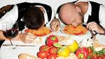 Dolce & Gabbana Diprotes Warga China, Begini Pose Stefano Gabbana Saat Makan Pasta