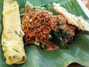 Kalau ke Madiun Jangan Lupa Sarapan Pecel Hits di Sini