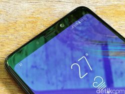 Unboxing Galaxy A9, Ponsel Empat Kamera Pertama di Dunia