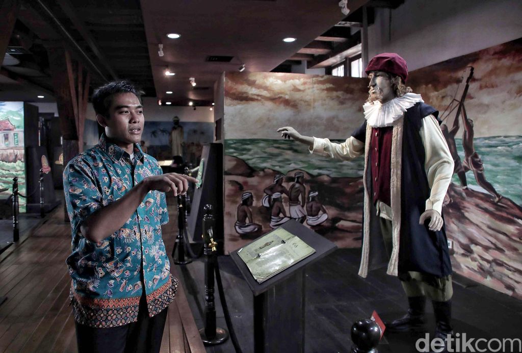 Museum Bahari yang berlokasi di Kota Tua Jakarta merupakan salah satu bangunan peninggalan Belanda yang masih ada hingga kini. Penasaran seperti apa isinya?