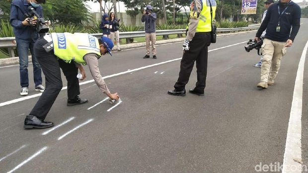 Olah TKP, Polisi Buat Animasi Kecelakaan Pikap di Cipondoh