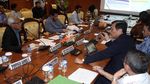 Luhut Bahas Industri Mobil Listrik Bareng DPR