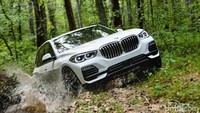 Begini tampang BMW X5 model baru seperti dilihat di situs BMW Global. Untuk pasar dunia, BMW X5 menawarkan dalam beberapa tipe yakni mesin bensin dan diesel. Namun sepertinya untuk pasar Indonesia, BMW ingin bermain aman dan membawa versi bensinnya terlebih dulu.
