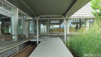 Di Tawangwangu, ada tempat wisata edukasi bernama Rumah Atsiri yang tengah naik daun di kalangan wisatawan lokal. Dulu ini pabrik pengolahan minyak wangi citronella (Randy/detikTravel)