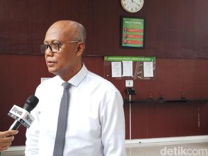 KPK Cecar Hakim dan Panitera PN Jaksel soal Suap Perkara Perdata