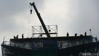 Di MoI pada titik P.801 sampai P.810 diisi oleh alat-alat berat seperti crane, ekskavator, dan mobil trailer. Di tempat itu juga menyimpan bahan-bahan pembangunan tol seperti pier head (penyangga tiang) dan baja-baja yang ditaruh dengan aman.
