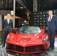 Putus dari Reino Barack,  Luna Maya dikabarkan sudah punya pengganti. Faisal Nasimuddin namanya. Berasal dari Malaysia, Faisal dikenal sebagai duda beranak tiga bergelimangan harta. Luna terlihat beberapa kali memberi likes di foto Instagram Faisal. (Foto: Instagram/@faisalnasimuddin)