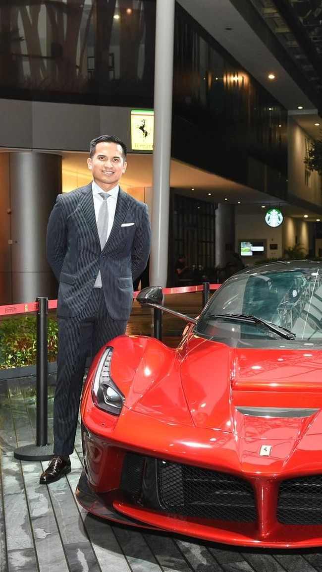 Putus dari Reino Barack,  Luna Maya dikabarkan sudah punya pengganti. Faisal Nasimuddin namanya. Berasal dari Malaysia, Faisal dikenal sebagai duda beranak tiga bergelimangan harta. Luna terlihat beberapa kali memberi likes di foto Instagram Faisal. (Foto: Instagram/@faisalnasimuddin)