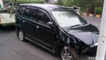 Ini Penampakan Mobil di Pasuruan yang Nangkring di Tengah Kuburan
