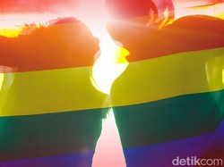 Iklan Pasangan LGBT Tayang di Papan Reklame Korea Ditarik Usai Tuai Kecaman