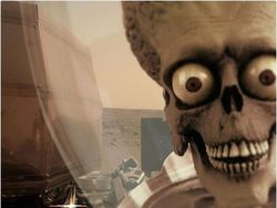 Meme Kocak Robot NASA Mendarat di Mars Didemo Alien